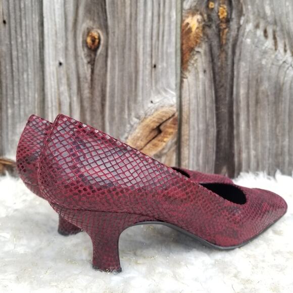 Suede & Snake Print Pumps Size 9.5 Square Cap Toe Dark Red Leather Heels Proxy - Picture 6 of 13